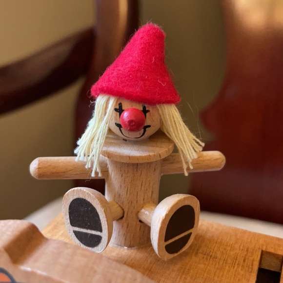 Vintage Schmid hand painted wooden elephant circus Pennies from Heaven bank - Picture 4 of 11